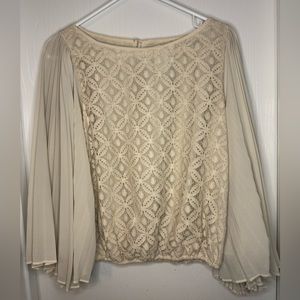 Woman’s Gorgeous Esley Top With Lace W/pleaded Flowy Sleeves, Medium